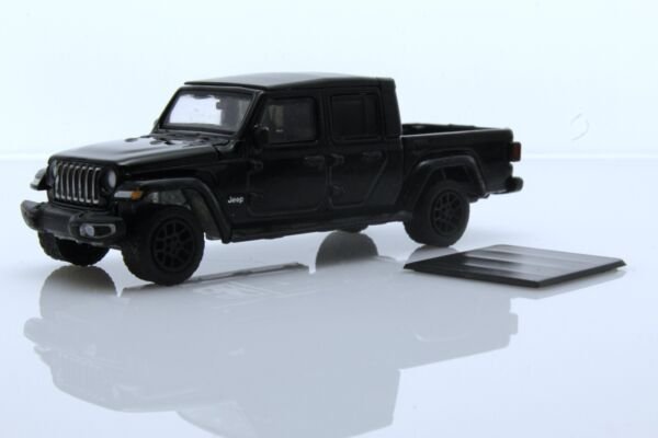 Diecast 2021 Jeep Gladiator Jt Pickup Truck Black With Bed Cover 1:64 Scale
