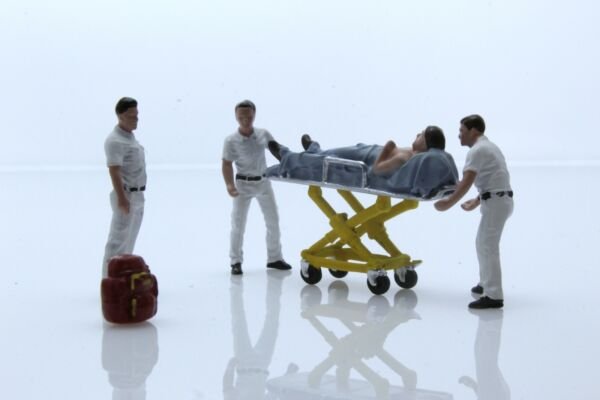 Diecast Emt Paramedic Figures Stretcher Ambulance Crew 1:64 Scale Diorama