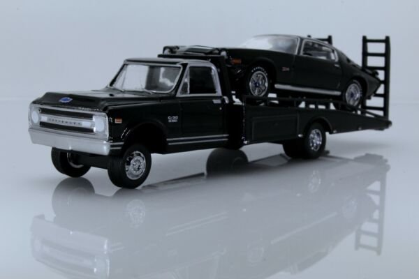 Diecast Chevy C30 Ramp Flatbed Tow Truck Chevrolet Camaro Z28 1:64 Scale