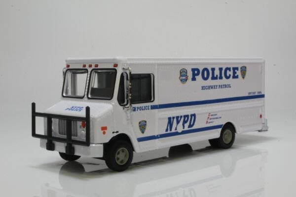 Diecast 2019 Highway Patrol Step Van York Nypd Police Truck 1:64 Scale