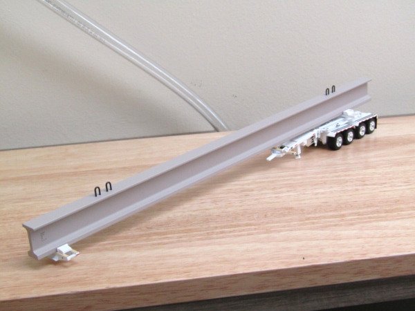 Diecast Dcp White Elk River 4 Axle Hydra Steer With 16 7/8" I Beam In Clamshell 1/64