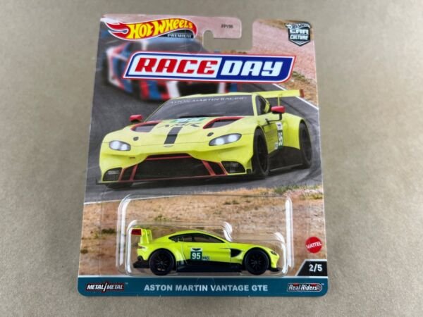 Diecast Premium Car Culture Race Day Aston Martin Vantage Gte 2 5 1 64 Car Toys