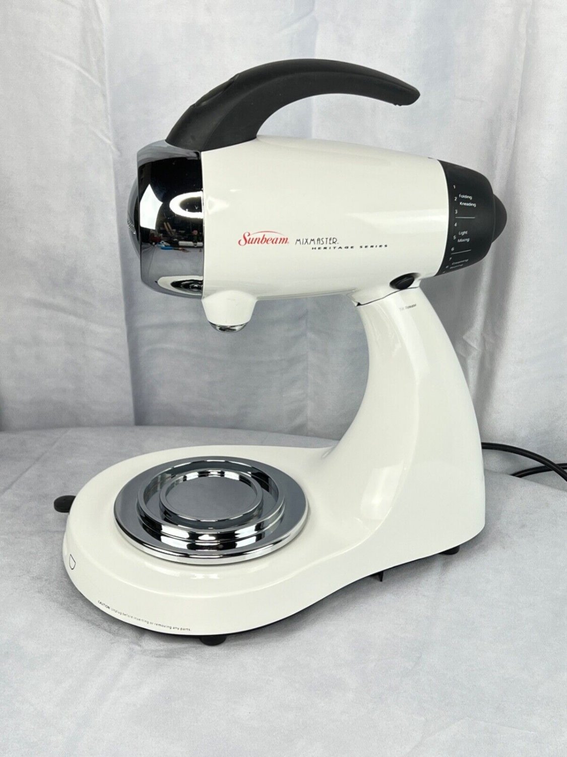 Sunbeam Mixmaster 2350 Heritage Series White Countertop Stand Mixer