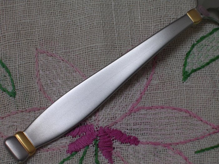 ONEIDA GOLDEN KENSINGTON SUGAR SHELL STAINLESS STEEL FLATWARE SILVERWARE