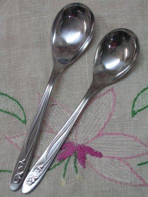 REED & BARTON RDS 36 RDS36 CALLA LILY 2 SPOONS SELECT STAINLESS FLATWARE SILVERWARE