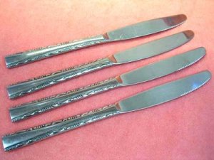 REED & BARTON RDS 47 RDS47 4 PLACE KNIVES REBACRAFT STAINLESS FLATWARE SILVERWARE