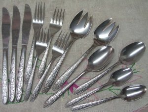 INTERNATIONAL DAPHNE 13pc SUPERIOR STAINLESS FLATWARE SILVERWARE