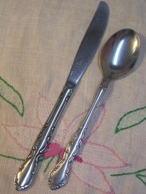 ONEIDA JASMINE SIROCCO KNIFE & SPOON NORTHLAND STAINLESS FLATWARE SILVERWARE