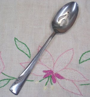 INTERNATIONAL INS 53 INS53 PIERCED SERVING SPOON SILCO STAINLESS FLATWARE SILVERWARE