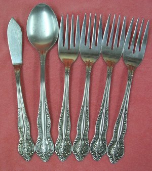 STANLEY ROBERTS CROWN DYNASTY SPREADER SPOON &4 FORKS STAINLESS FLATWARE SILVERWARE