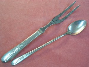 INTERNATIONAL H&T HOLMES & TUTTLE MEADOW FLOWER 2PC FLATWARE SILVERWARE SILVERPLATE