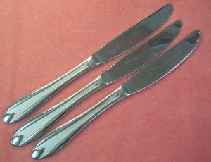 HAMPTON SILVERSMITHS CLASSY 3 PLACE KNIVES STAINLESS FLATWARE SILVERWARE