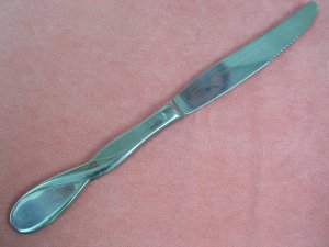ONEIDA AQUARIUS PLACE KNIFE HEIRLOOM STAINLESS FLATWARE SILVERWARE