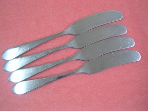 RETRONEAU KENT 4 SPREADERS STAINLESS FLATWARE SILVERWARE