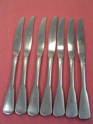 ONEIDA SSS COLONIAL BOSTON MINUTE MAN YANKEE CLIPPER 7 PLACE KNIVES STAINLESS FLATWARE SILVERWARE