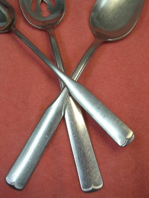INTERNATIONAL COLONIAL SCROLL MARK II 3 SPOONS STAINLESS FLATWARE SILVERWARE