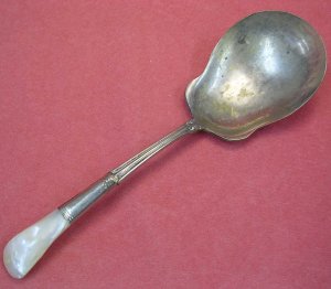 VINTAGE UNKNOWN BRAND PATTERN MOTHER OF PEARL CASSEROLE SPOON  FLATWARE SILVERWARE SILVERPLATE