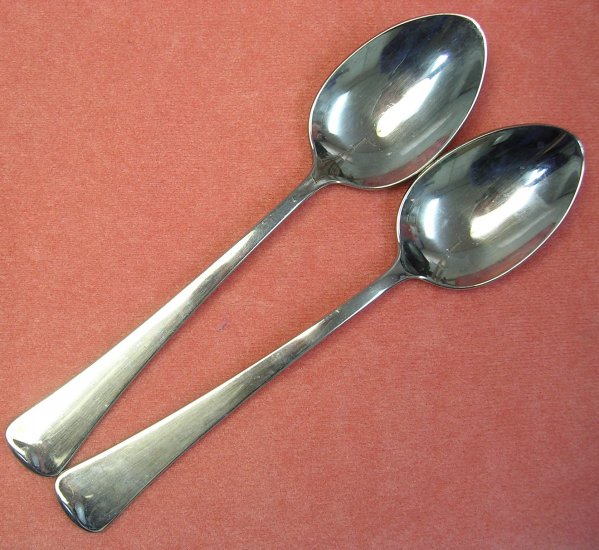 ONEIDA WYNDHAM DISTINCTION GLOSSY 2 TEASPOONS 1881 ROGERS STAINLESS