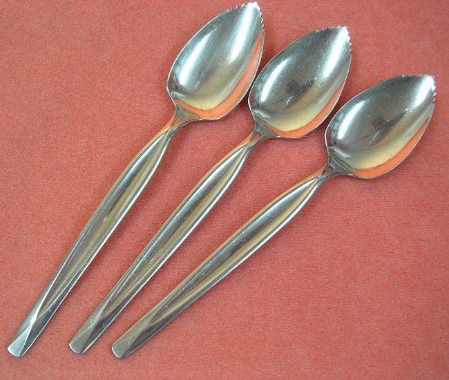 INTERNATIONAL INS 242 INS242 3 SERRATED SPOONS WM ROGERS STAINLESS ...