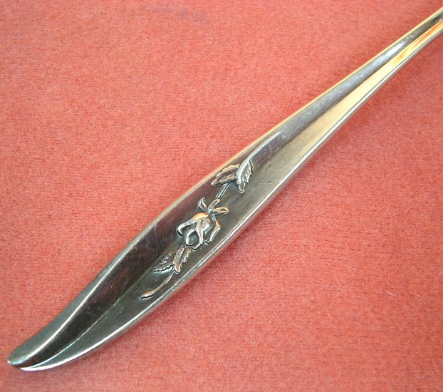 INTERNATIONAL 1847 ROGERS BROS MAGIC ROSE 1963 SPREADER FLATWARE