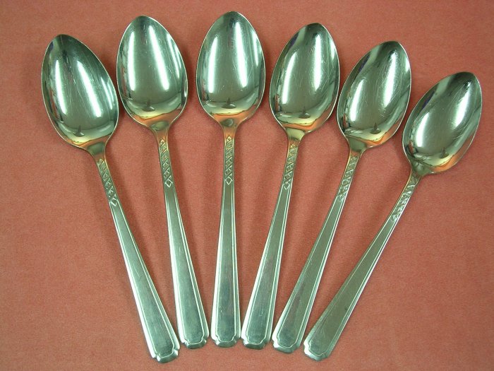 ONEIDA FLIGHT 6 PLACE SPOONS ONEIDACRAFT DELUXE STAINLESS FLATWARE