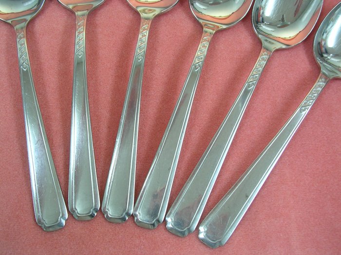 ONEIDA FLIGHT 6 PLACE SPOONS ONEIDACRAFT DELUXE STAINLESS FLATWARE
