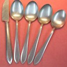 SOHNACO unknown pattern 4 PLACE SPOONS & KNIFE STAINLESS FLATWARE SILVERWARE