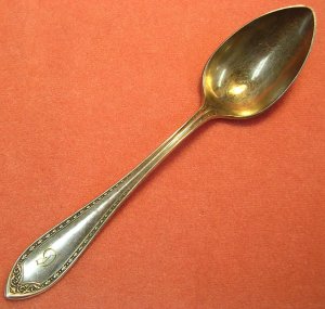 ONEIDA COMMUNITY SHERATON 1910 "B" mono TEASPOON SILVERPLATE FLATWARE SILVERWARE