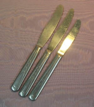 EKCO EKS 7 EKS7 3 PLACE KNIVES STAINLESS FLATWARE SILVERWARE