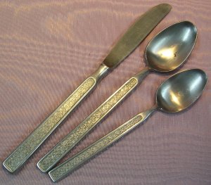STANLEY ROBERTS SRI TARQUIN 2 SPOONS &KNIFE STAINLESS FLATWARE SILVERWARE