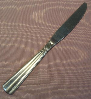 PFALTZGRAFF INTERLACE PLACE KNIFE STAINLESS FLATWARE SILVERWARE