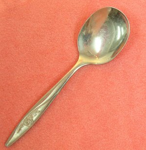 ONEIDA LASTING ROSE BABY SPOON DELUXE STAINLESS FLATWARE SILVERWARE