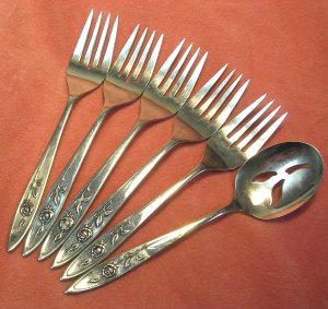 ONEIDA MY ROSE 5 SALAD FORKS & PIERCED JELLY SERVER COMMUNITY STAINLESS FLATWARE SILVERWARE