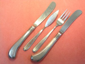 ONEIDA CLASSIC MOOD SPREADER FORK &2 KNIVES NORTHLAND STAINLESS FLATWARE SILVERWARE