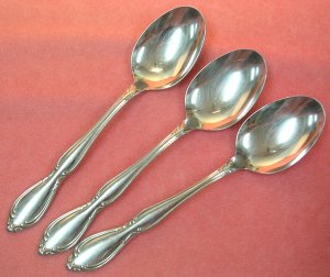 ONEIDA HERITAGE ROYAL YORK STRATHMORE DELUXE 3 PLACE SPOONS STAINLESS FLATWARE SILVERWARE