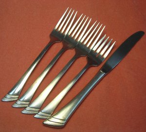 ONEIDA STANZA SATIN KNIFE &4 FORKS SILVERWARE STAINLESS FLATWARE SATIN 18/10