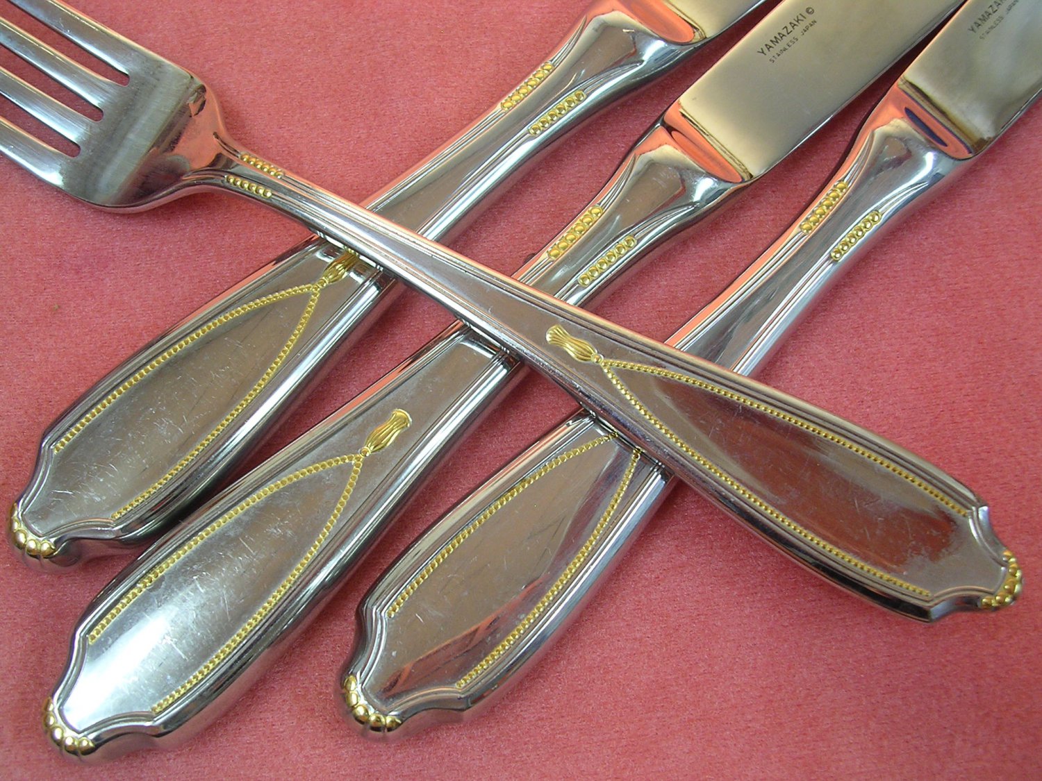 YAMAZAKI VICTORIA GOLD FORK &3 KNIVES STAINLESS FLATWARE SILVERWARE