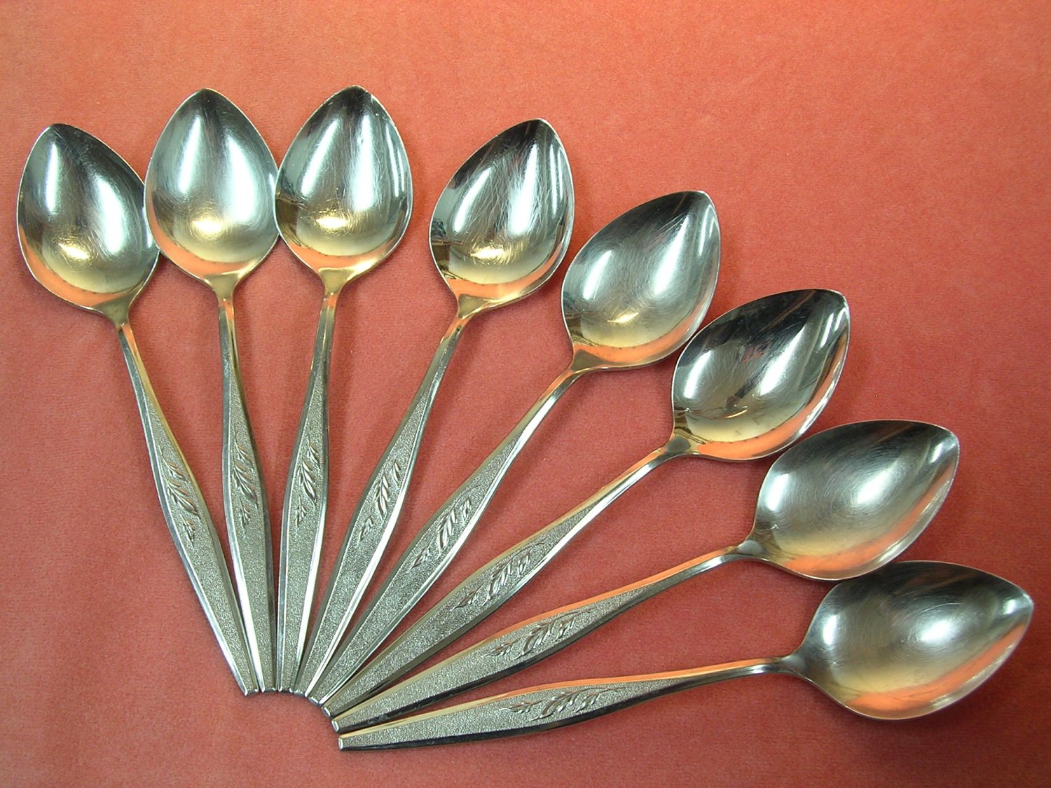 ONEIDA WOODMERE 7 PLACE SPOONS COMMUNITY STAINLESS FLATWARE SILVERWARE
