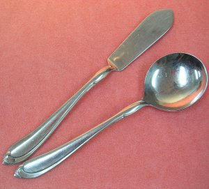 ONEIDA SHASTA ONEIDACRAFT DELUXE SPREADER & SUGAR SPOON STAINLESS FLATWARE SILVERWARE