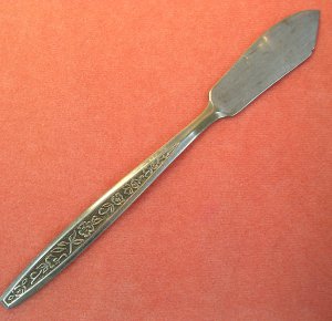 PRESENT SEMERING SPREADER STAINLESS FLATWARE SILVERWARE