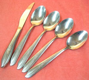 IMPERIAL MISTY ROSE STAINLESS  PLACE KNIFE & 4 PLACE SPOONS FLATWARE SILVERWARE