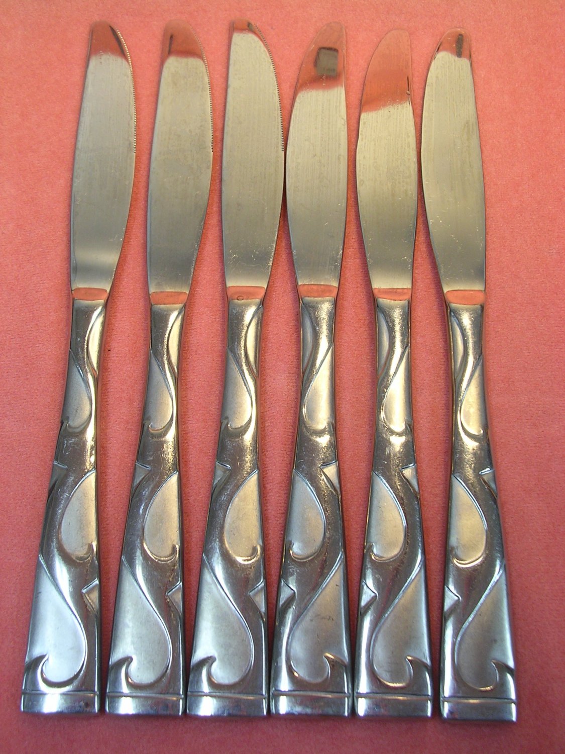 ONEIDA TUSCANY 6 PLACE KNIVES SILVERWARE STAINLESS FLATWARE SATIN 18/10