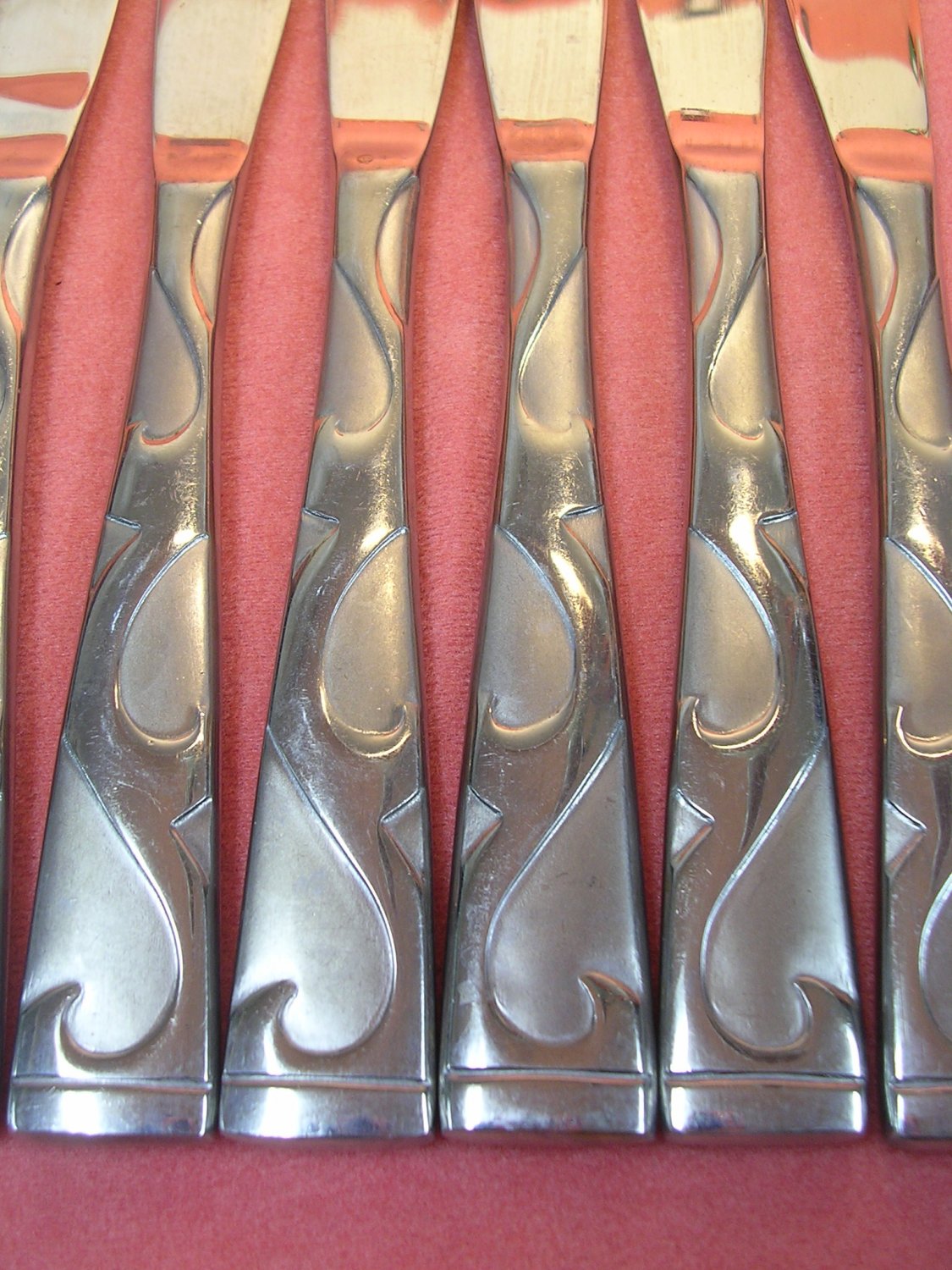 ONEIDA TUSCANY 6 PLACE KNIVES SILVERWARE STAINLESS FLATWARE SATIN 18/10