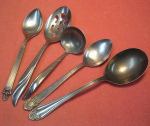 VINTAGE ODD 5pc UNKNOWN MANUFACTURER STAINLESS FLATWARE SILVERWARE