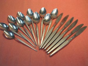 ONEIDA SHADOW WEAVE 18pc WEST BEND STAINLESS FLATWARE SILVERWARE