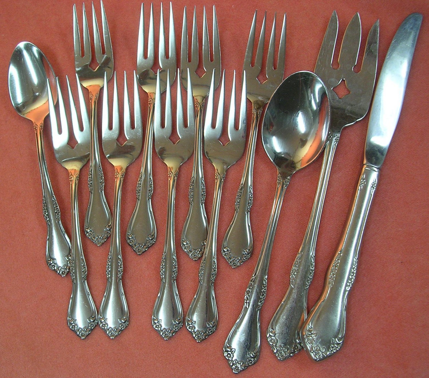 ONEIDA MANSFIELD BAR BERRY CRANFORD 12pc LTD WM ROGERS GLOSSY STAINLESS