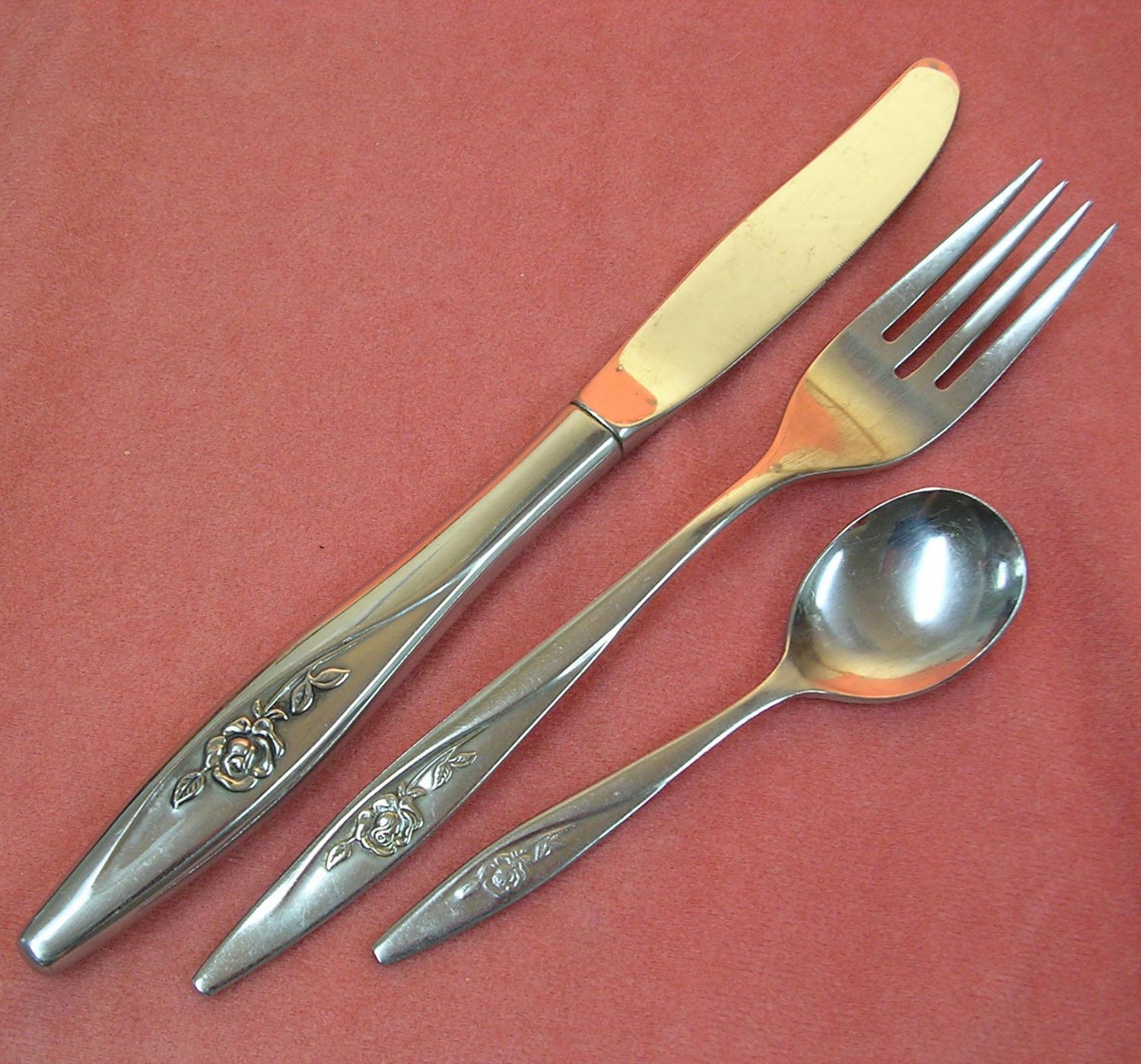 ONEIDA LASTING ROSE FORK KNIFE & BABY SPOON DELUXE STAINLESS FLATWARE