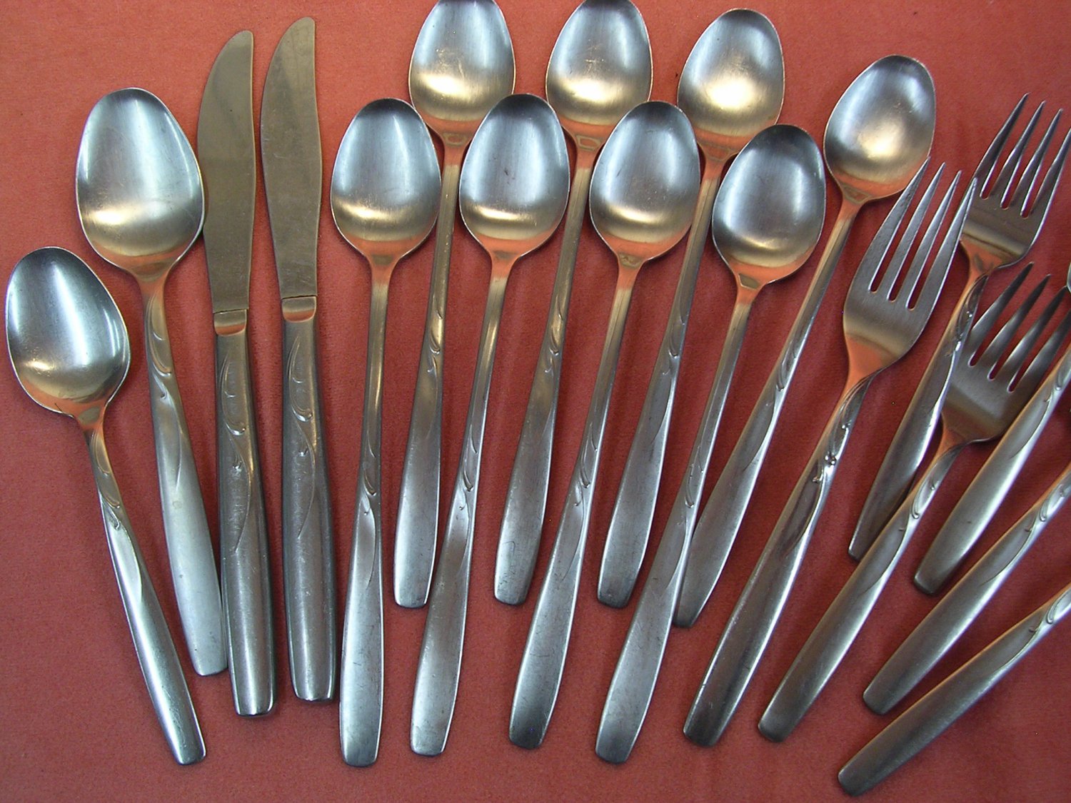 INTERNATIONAL BRENTWOOD GARDEN MANOR 18pc STAINLESS FLATWARE SILVERWARE