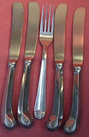 ROGERS CO SUNBURST FORK &4 KNIVES STAINLESS FLATWARE SILVERWARE
