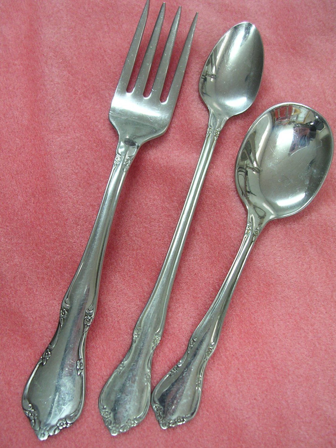 ONEIDA TODDLETIME YOUTH FORK &2 BABY SPOONS STAINLESS FLATWARE SILVERWARE